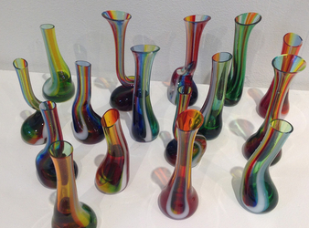 Små saggede vaser - 7-8 cm høje - 125 kr